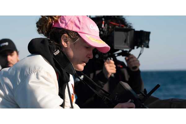 Julia Stiles Explains Changes In Adapting Bestselling Romance Novel For Her Directorial Debut Wish You Were Here