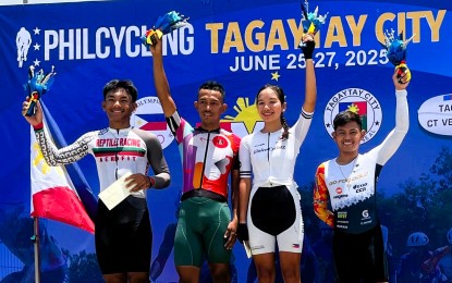 <p><strong>UNBEATABLE.</strong> Maritanya Krogg (2nd from right) rule the women's Youth Under-17 category in the PhilCycling Tagaytay City Criterium on Wednesday (June 25, 2025). From left are fellow gold medalists Daniel Cortero (men's Youth Under-17), Juan Carlos Barrios (men's Masters A 30-39) and Ronnel Hualda (men's Masters B 40-above). <em>(Contributed photo)</em></p>