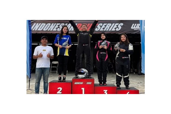 Teen prodigy snares 2 titles in Indonesian drift series