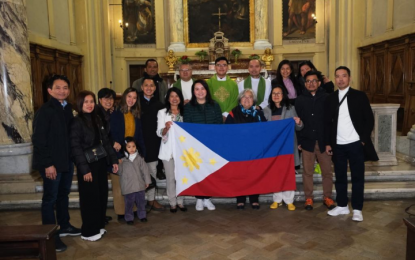 <p><strong>THANKSGIVING MASS</strong>. Philippine Ambassador to the Holy See Myla Grace Macahilig (front row, 9th from left) poses with fellow Filipinos after a thanksgiving Mass at the Basilica Santa Prudenziana, Via Urbana in Rome on Feb. 23, 2025. The special Mass was held for Filipino runners who will join the 30th Run Rome the Marathon 2025 on March 16. <em>(Photo courtesy of Donnie)</em></p>
