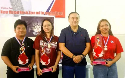UP's Ferrer crowned Queen of North chess champion 