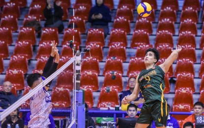 FEU beats Navy to gain share of Spikers' Turf lead
