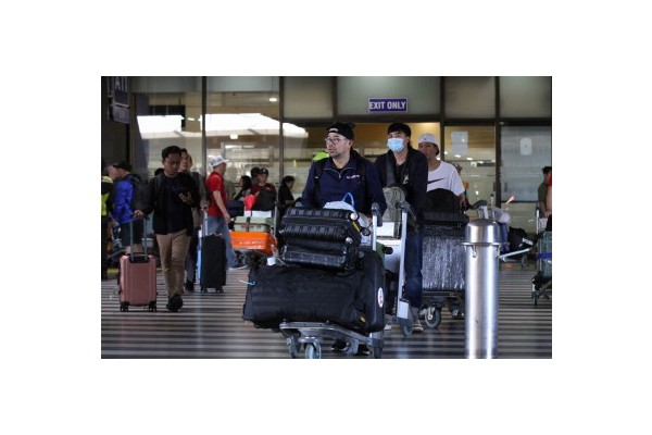 NAIA 'green lane' scanning temporarily suspended to avoid long lines