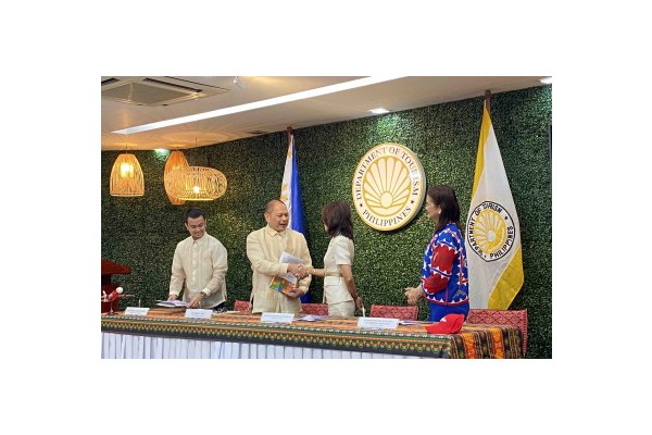 DOT, AirAsia collab to promote Muslim-friendly PH