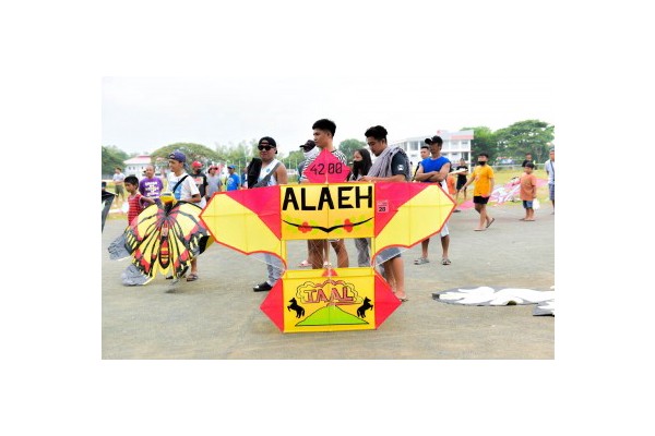 Batangas holds 2nd kite-flying fest to drum up summer tourism