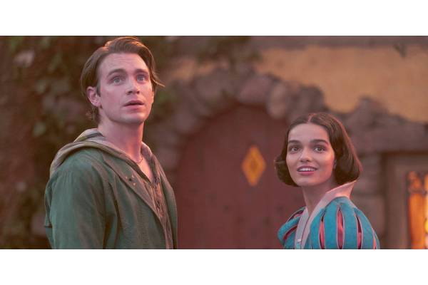 Snow White Imperfectly Resolves A Seven Dwarfs Controversy Even Peter Dinklage Had A Problem With