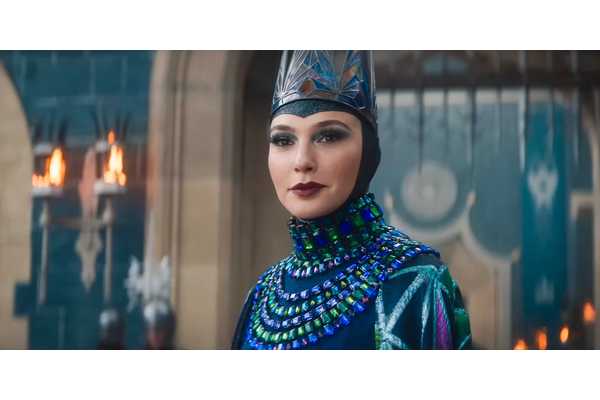 Gal Gadot Is Only The Real Evil Queen In Snow White For One Minute