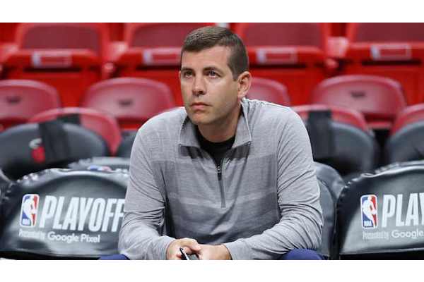 Celtics sign center that the Knicks called up last season to Exhibit 10 deal
