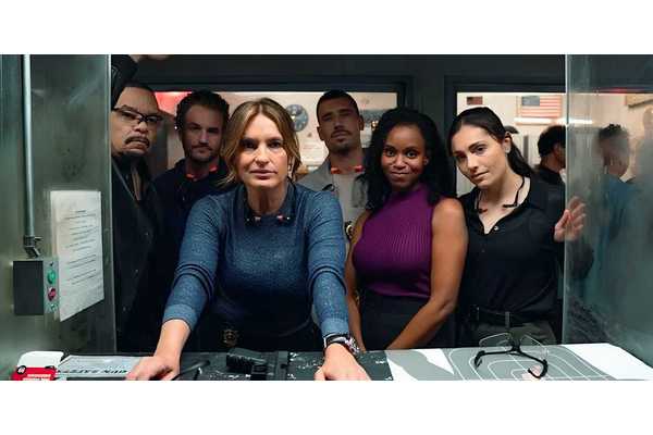 Law & Order: SVU Sets Historic First With Showrunner Update As Season 27 Renewal Is Expected To Come Soon