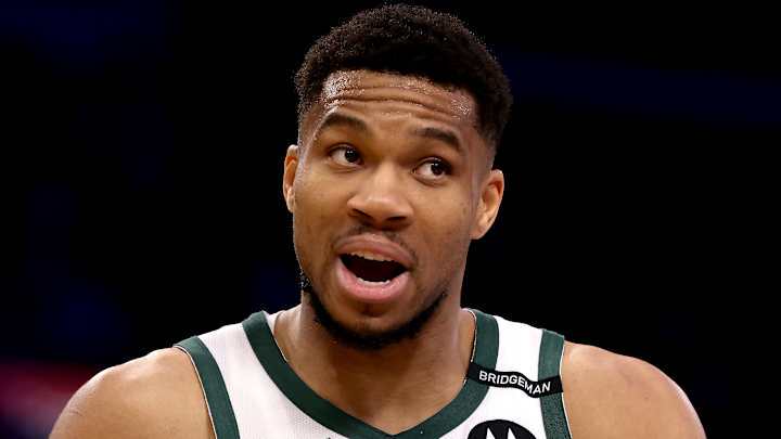 Milwaukee Bucks v Los Angeles Lakers Milwaukee Bucks v Los Angeles Lakers