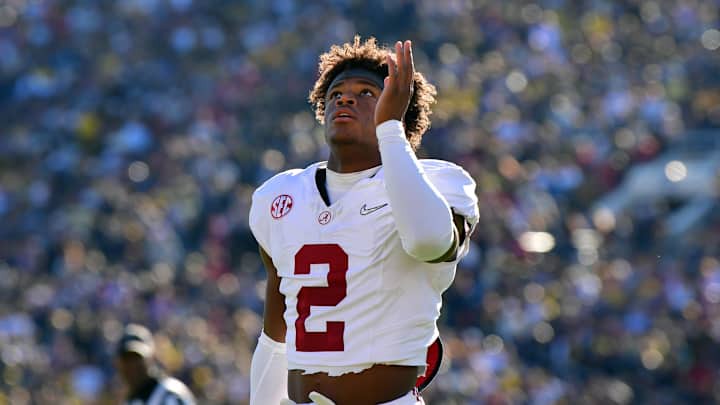 Jan 1, 2024; Pasadena, CA, USA; Alabama Crimson Tide defensive back Caleb Downs (2) prays with Jan 1, 2024; Pasadena, CA, USA; Alabama Crimson Tide defensive back Caleb Downs (2) prays with