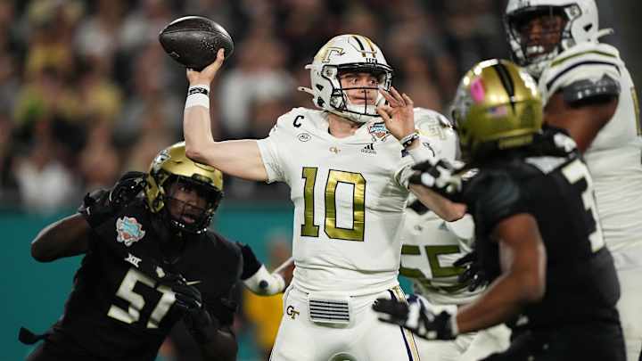Dec 22, 2023; Tampa, FL, USA; Georgia Tech Yellow Jackets quarterback Haynes King (10). attempts a pass against the UCF Knights during the first half of the Gasparilla Bowl at Raymond James Stadium. Mandatory Credit: Jasen Vinlove-USA TODAY Sports Dec 22, 2023; Tampa, FL, USA; Georgia Tech Yellow Jackets quarterback Haynes King (10). attempts a pass against the UCF Knights during the first half of the Gasparilla Bowl at Raymond James Stadium. Mandatory Credit: Jasen Vinlove-USA TODAY Sports