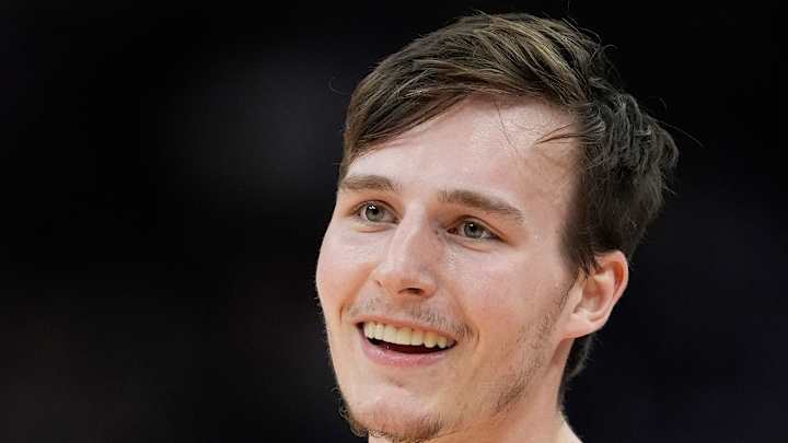 New York Knicks v Milwaukee Bucks New York Knicks v Milwaukee Bucks