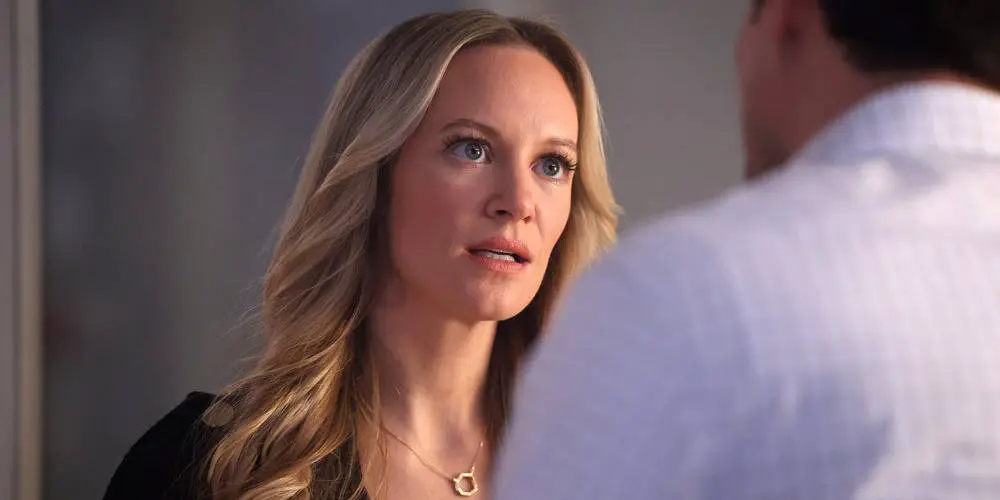 Heather looking at Trent in Found season 2, episode 18