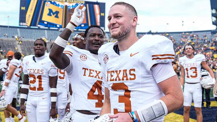 Texas quarterback Quinn Ewers (3) Texas quarterback Quinn Ewers (3)