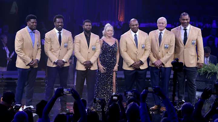 The 2024 Gold Jacket Pro Football Hall of Fame enshrinee dinner held at the Canton Civic Center Friday, August 2, 2024. The 2024 Gold Jacket Pro Football Hall of Fame enshrinee dinner held at the Canton Civic Center Friday, August 2, 2024.