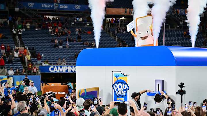 Iowa State v Miami - Pop-Tarts Bowl Iowa State v Miami - Pop-Tarts Bowl
