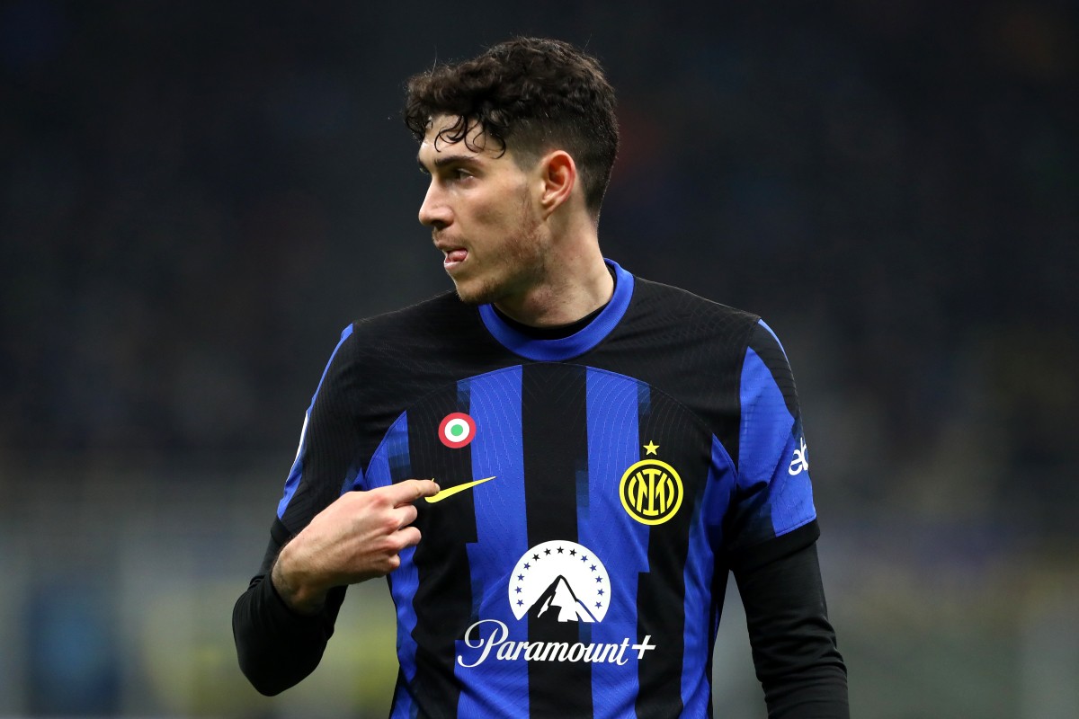 MILAN, ITALY - NOVEMBER 12: Alessandro Bastoni of FC Internazionale looks on during the Serie A TIM match between FC Internazionale and Frosinone Calcio at Stadio Giuseppe Meazza on November 12, 2023 in Milan, Italy. (Photo by Marco Luzzani/Getty Images)