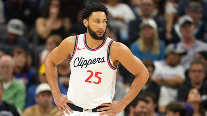 Apr 11, 2025; Sacramento, California, USA; Los Angeles Clippers guard Ben Simmons (25) during the third quarter against the Sacramento Kings at Golden 1 Center. Mandatory Credit: Darren Yamashita-Imagn Images Apr 11, 2025; Sacramento, California, USA; Los Angeles Clippers guard Ben Simmons (25) during the third quarter against the Sacramento Kings at Golden 1 Center. Mandatory Credit: Darren Yamashita-Imagn Images