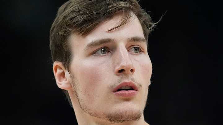 New York Knicks v Milwaukee Bucks New York Knicks v Milwaukee Bucks