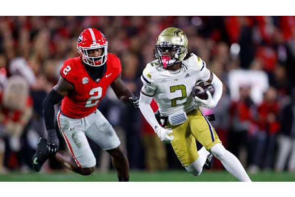 The 5 best available college football players in the Transfer Portal