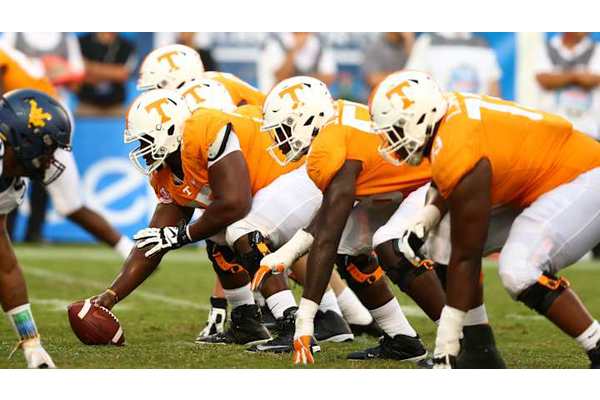 From Oregon to Tennessee to Penn State: 22 teams earn Joe Moore midseason honors