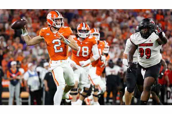 Clemson fans trash their own field in embarrassing Louisville game