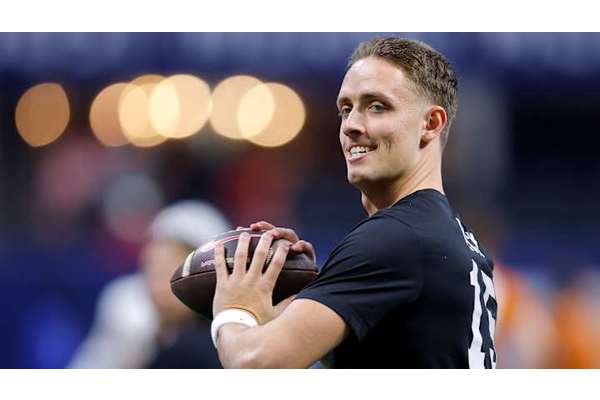 Fans have no mercy on Carson Beck after he has two luxury cars stolen overnight