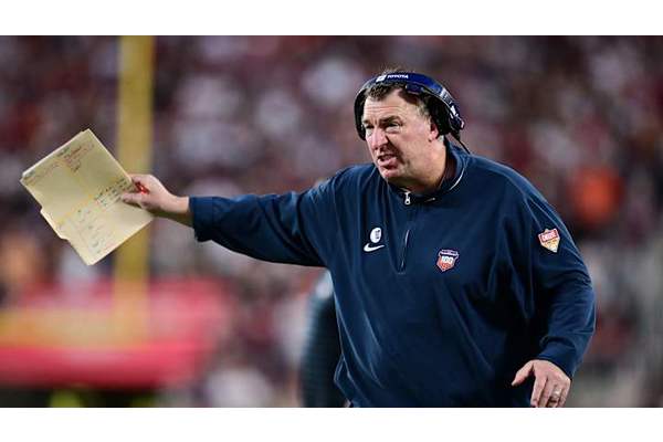 Illinois's Bret Bielema is about to become the pettiest coach in America