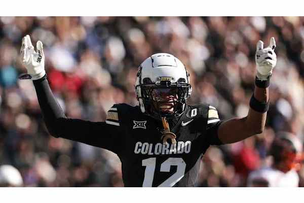 After a year of campaigning, Travis Hunter wins the Heisman Trophy