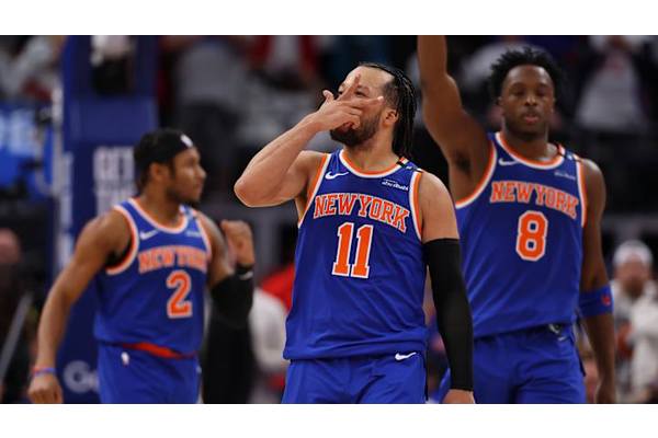 Mike Brown's underrated history should have Jalen Brunson thinking MVP