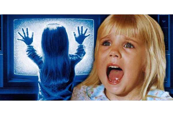 I Still Can't Believe Real Skeletons Were Used In Poltergeist's Pool Scene — The 1982 Movie's Wild BTS Story, Explained