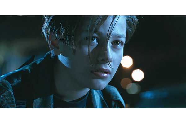 10 Massive Stars Of The 1990s Who Seemingly Disappeared From Stardom