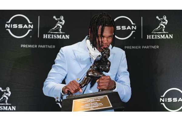 Fans come to the defense of Ashton Jeanty after Travis Hunter wins the Heisman