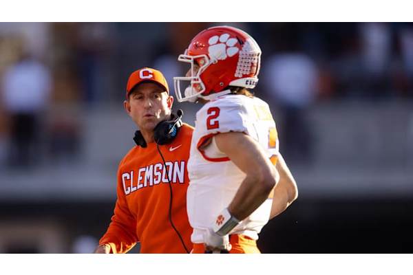 College Football teams with best odds to go undefeated in the 2025 regular season