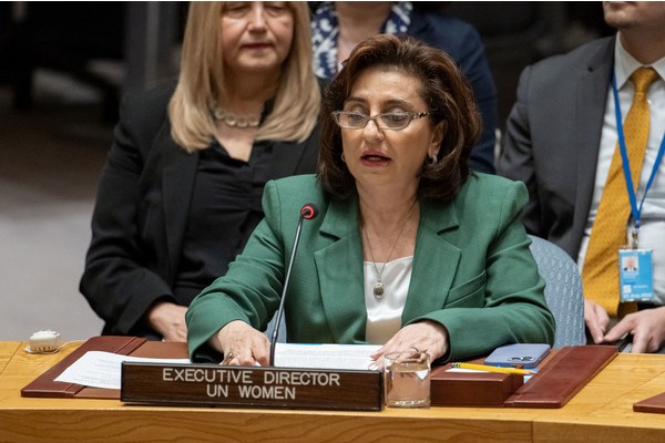 Gender equality at risk: UN officials highlight danger of pulling peacekeepers out | UN News
