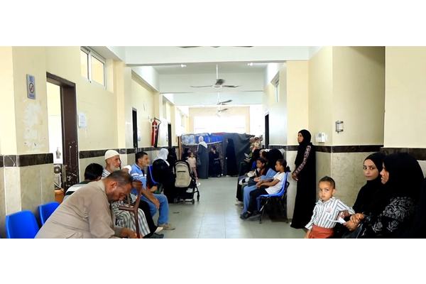 Gaza: Multiple strikes kill dozens near UN aid hub as thousands flee fighting | UN News