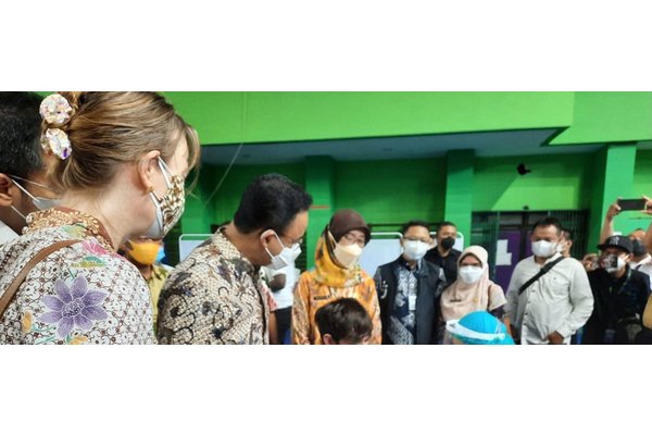 Vaccinating refugees in Indonesia, for the benefit of all | UN News