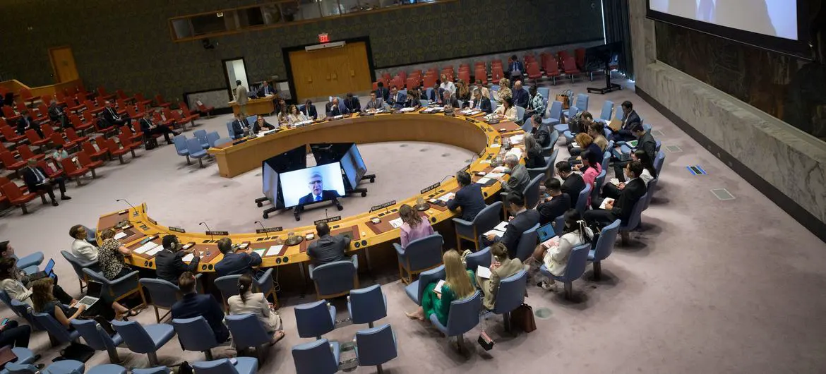 ASG Miroslav Jenča (on screen) briefs the Security Council meeting on the maintenance of peace and security of Ukraine.