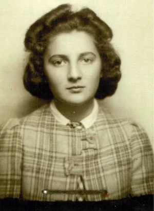Simon Gronowski last saw his older sister, Ita, in 1943; she later died in the Auschwitz concentration camp. Simon Gronowski last saw his older sister, Ita, in 1943; she later died in the Auschwitz concentration camp.