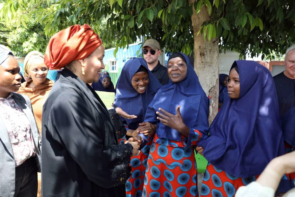 Deputy Secretary-General Amina J. Mohammed meets with students at Lafiya Sariri Learning Centre, in Borno state, North-eastern Nigeria.