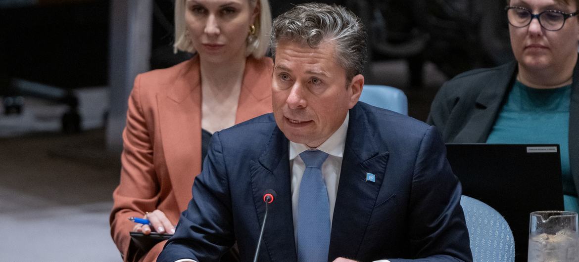 Tom Fletcher, UN Emergency Relief Coordinator, briefs the Security Council. Tom Fletcher, UN Emergency Relief Coordinator, briefs the Security Council.