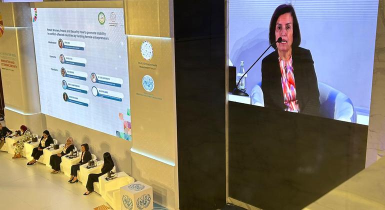 Tahani Abu Daqqa (on the screen,) a Palestinian businesswoman from Gaza. Tahani Abu Daqqa (on the screen,) a Palestinian businesswoman from Gaza.