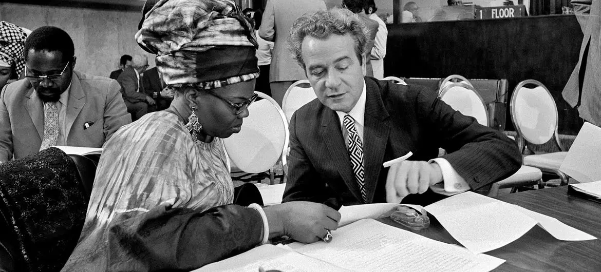 Before a Security Council meeting begins in Panama in 1973, members hold discussions after receiving a second draft resolution on Latin America. (file) Before a Security Council meeting begins in Panama in 1973, members hold discussions after receiving a second draft resolution on Latin America. (file)