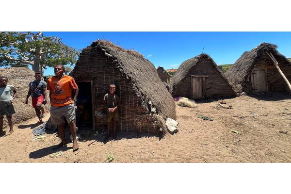 Drawing a line in the sand as communities adapt to climate change | UN News