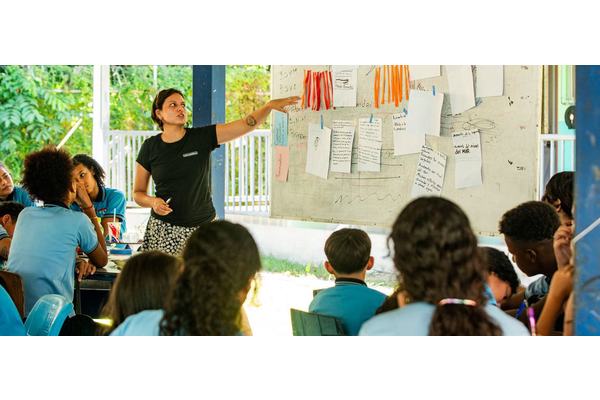 Airing climate justice in Costa Rica on World Radio Day | UN News