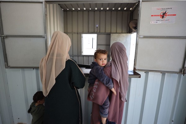 Gaza: UN rights chief condemns new killings around private aid hub | UN News