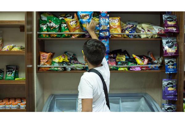 At least one in eight people now obese | UN News