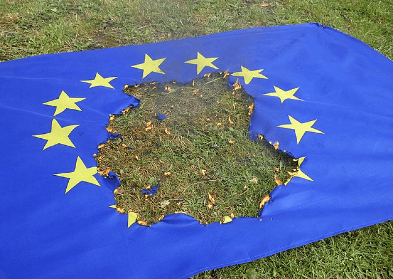 png eu burn flame flag Credit: Santeri Viinamäki via CC-BY-SA-4.0