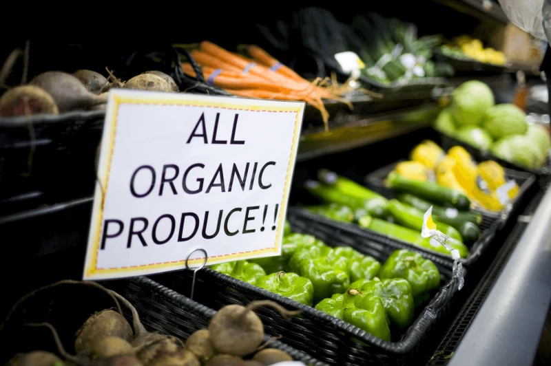 organic-labeling_slide-480d76ee90d1f5705a49d2b4700f3cc2db32eded Credit: Mark Andersen/Rubberball/Corbi